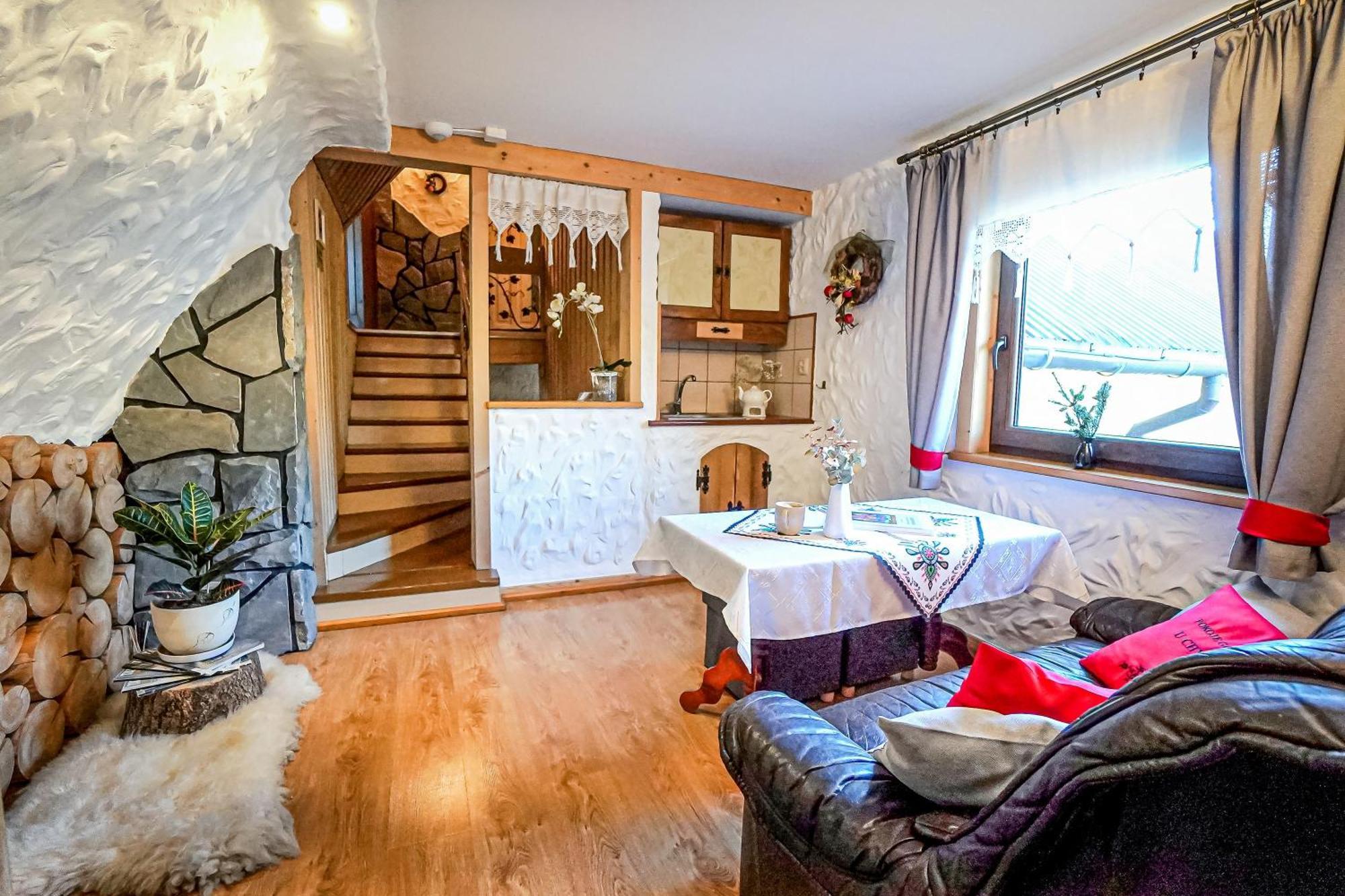 Goscinne U Chycow Apartment *