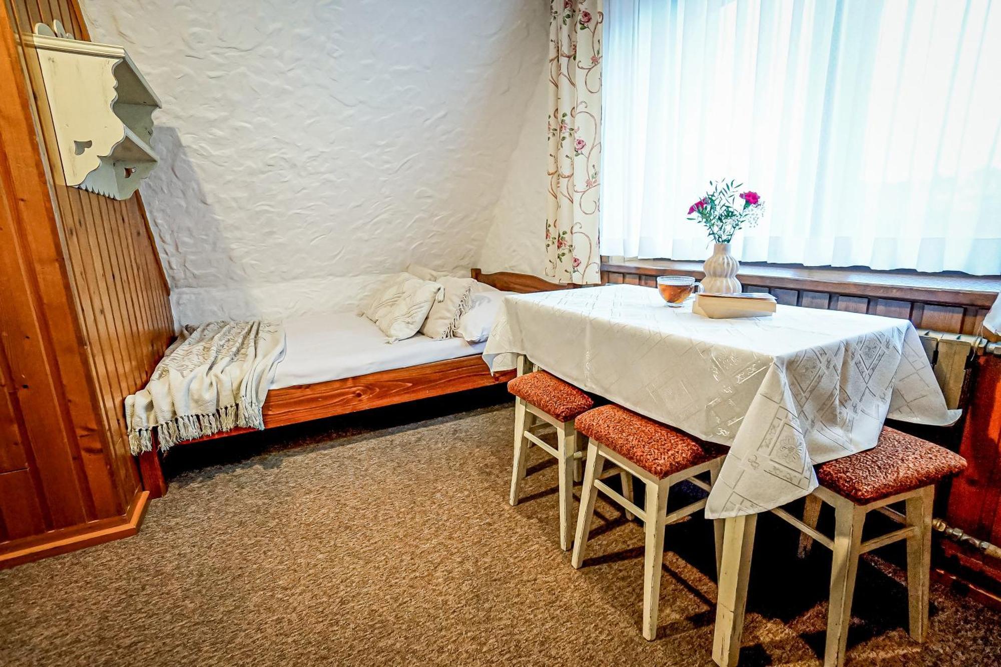 Apartment Goscinne U Chycow *
