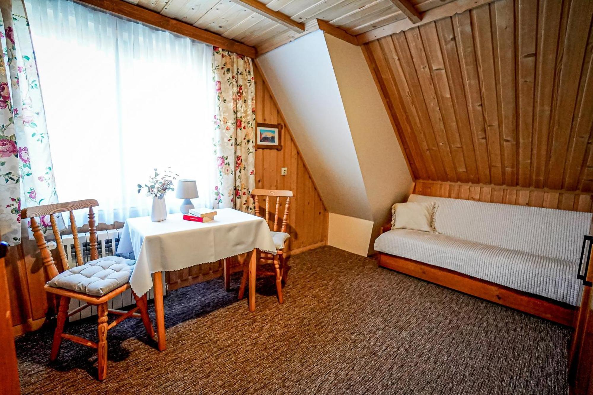 Goscinne U Chycow Apartmán *